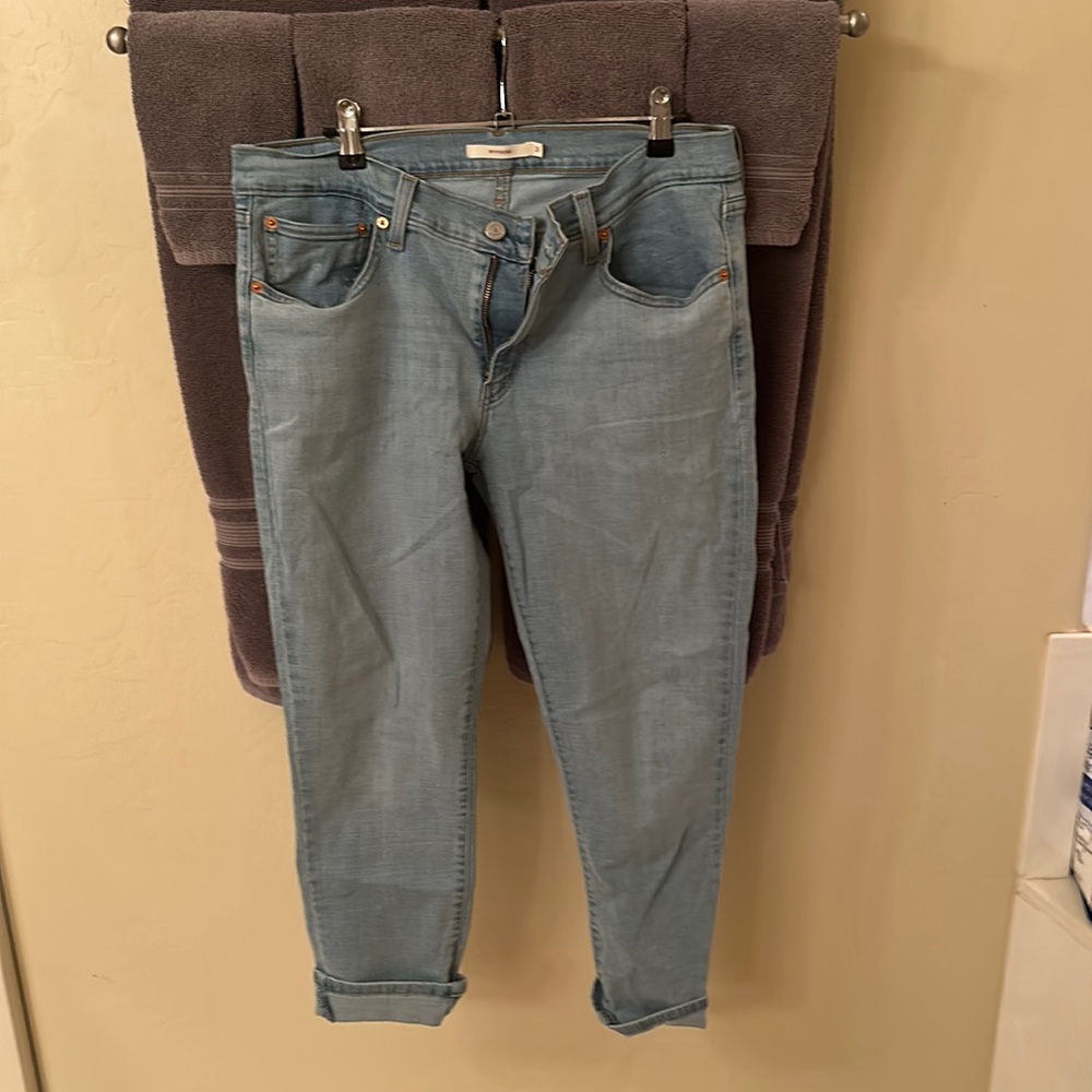 Levi’s Boyfriend Capri Jeans